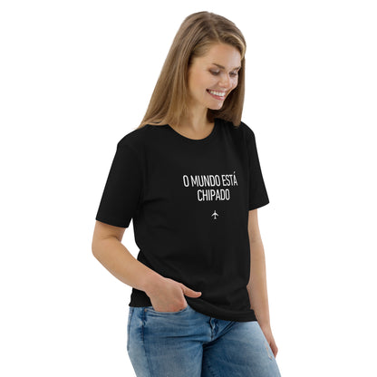 Camiseta (Stanley/Stella®): O Mundo Está Chipado (w) (unissex)